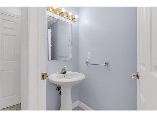 600 Upper Horning Road, Hamilton, ON - Indoor Photo Showing Bathroom