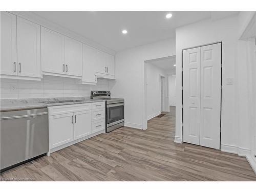 143 Ferrie Street E, Hamilton, ON - Indoor Photo Showing Kitchen