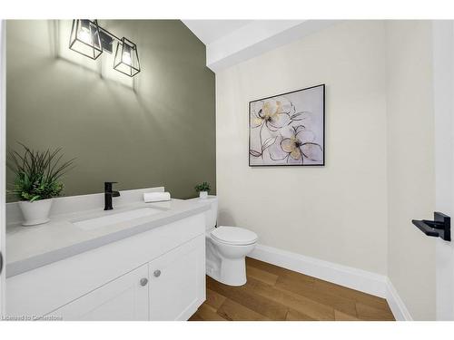 60 Pike Creek Drive, Cayuga, ON - Indoor Photo Showing Bathroom