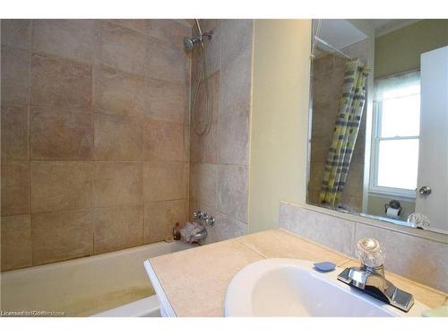 106 Forest Street W, Dunnville, ON - Indoor Photo Showing Bathroom