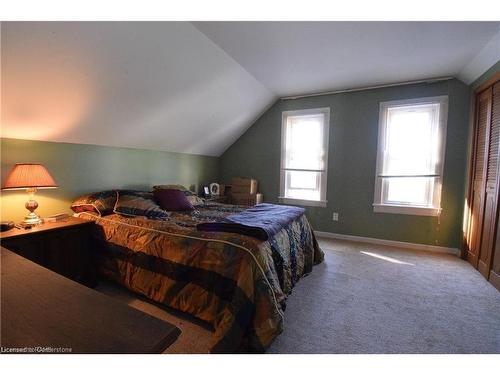 106 Forest Street W, Dunnville, ON - Indoor Photo Showing Bedroom