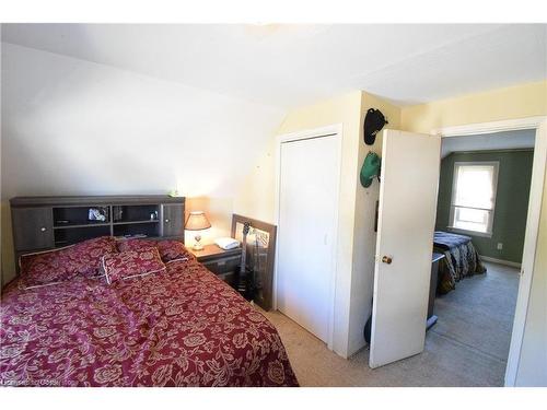 106 Forest Street W, Dunnville, ON - Indoor Photo Showing Bedroom