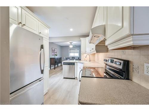 Upper-330 East 17Th Street, Hamilton, ON - Indoor Photo Showing Kitchen