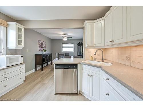 Upper-330 East 17Th Street, Hamilton, ON - Indoor Photo Showing Kitchen