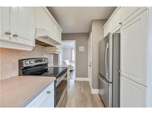 Upper-330 East 17Th Street, Hamilton, ON - Indoor Photo Showing Kitchen