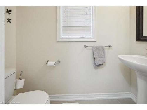 232 Raymond Road, Ancaster, ON - Indoor Photo Showing Bathroom