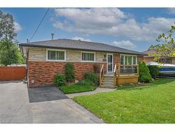 221 Mackenzie Crescent  Caledonia, ON N3W 1A7