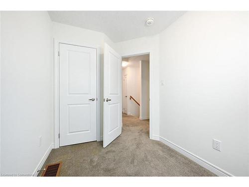 31 Radison Lane, Hamilton, ON - Indoor Photo Showing Other Room