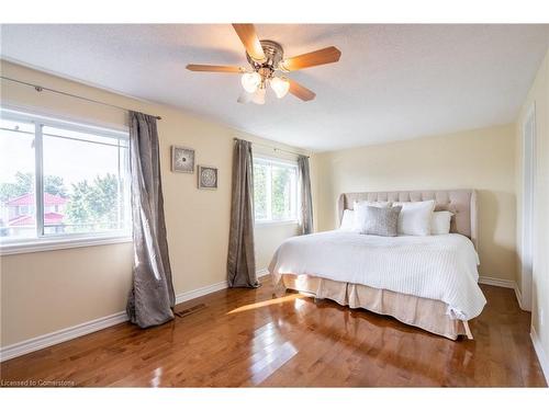 2259 Leominster Drive, Burlington, ON - Indoor Photo Showing Bedroom