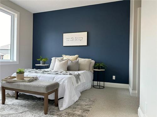 62 Pike Creek Drive, Cayuga, ON - Indoor Photo Showing Bedroom