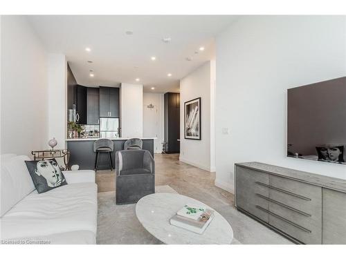 606-101 Locke Street S, Hamilton, ON - Indoor Photo Showing Living Room