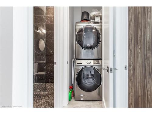 606-101 Locke Street S, Hamilton, ON - Indoor Photo Showing Laundry Room