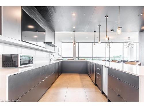 606-101 Locke Street S, Hamilton, ON - Indoor Photo Showing Kitchen With Upgraded Kitchen