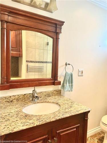 439 Upper Gage Avenue, Hamilton, ON - Indoor Photo Showing Bathroom