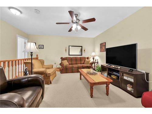 69 Mapleleaf Trail, Glanbrook, ON - Indoor Photo Showing Living Room