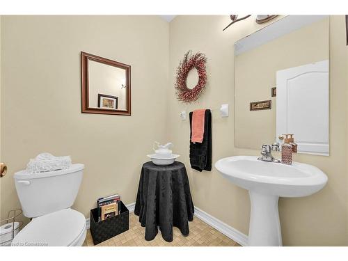 69 Mapleleaf Trail, Glanbrook, ON - Indoor Photo Showing Bathroom