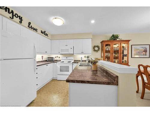 69 Mapleleaf Trail, Glanbrook, ON - Indoor Photo Showing Kitchen With Double Sink