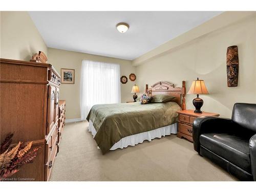 69 Mapleleaf Trail, Glanbrook, ON - Indoor Photo Showing Bedroom