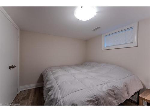 Lower-77 West 4Th Street, Hamilton, ON - Indoor Photo Showing Bedroom