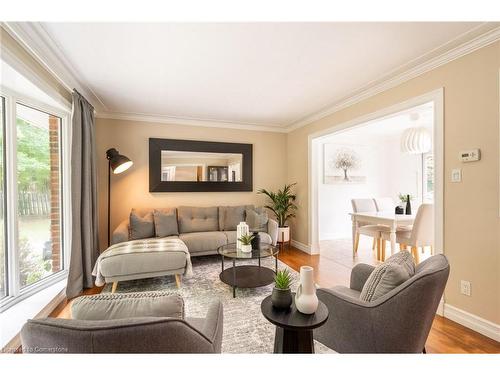 2245 8 Sideroad, Burlington, ON - Indoor Photo Showing Living Room