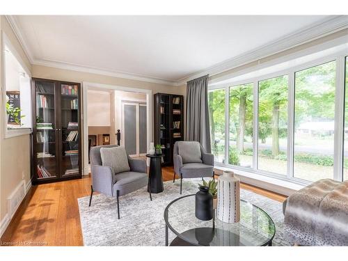 2245 8 Sideroad, Burlington, ON - Indoor Photo Showing Living Room