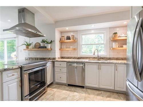 2245 8 Sideroad, Burlington, ON - Indoor Photo Showing Kitchen With Upgraded Kitchen