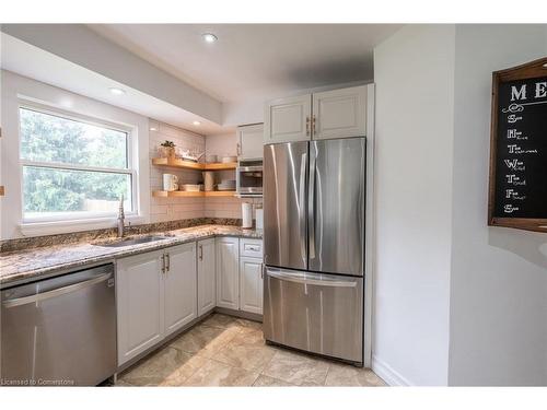 2245 8 Sideroad, Burlington, ON - Indoor Photo Showing Kitchen