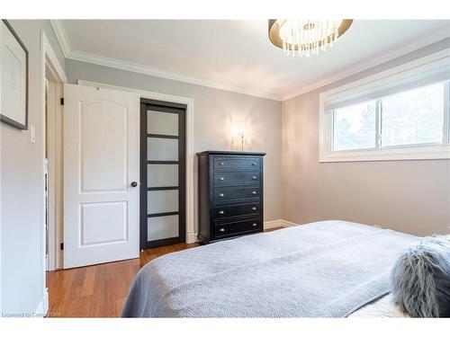 2245 8 Sideroad, Burlington, ON - Indoor Photo Showing Bedroom