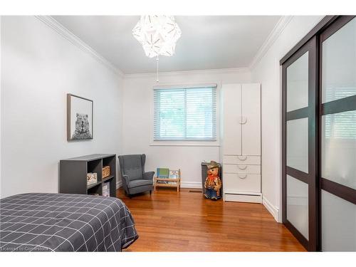 2245 8 Sideroad, Burlington, ON - Indoor Photo Showing Bedroom