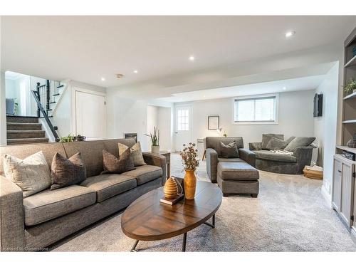 2245 8 Sideroad, Burlington, ON - Indoor Photo Showing Living Room