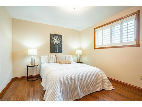 10 Dorothy Street, Hamilton, ON - Indoor Photo Showing Bedroom