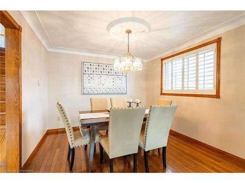 10 Dorothy Street, Hamilton, ON - Indoor Photo Showing Dining Room