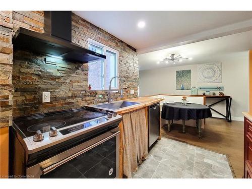 940 Hutchinson Rd Road, Lowbanks, ON - Indoor Photo Showing Kitchen