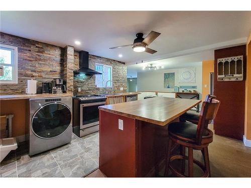 940 Hutchinson Rd Road, Lowbanks, ON - Indoor Photo Showing Laundry Room