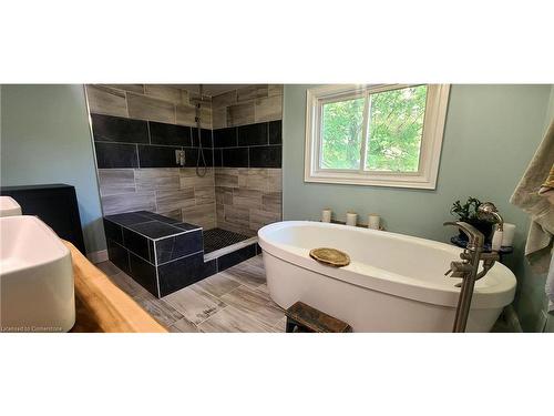 940 Hutchinson Rd Road, Lowbanks, ON - Indoor Photo Showing Bathroom