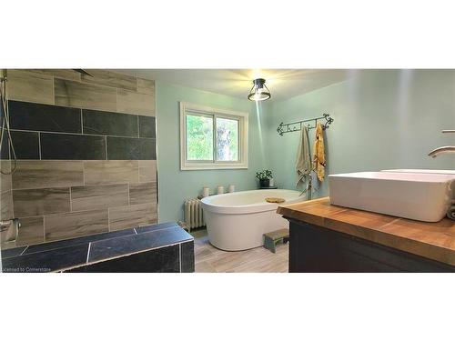 940 Hutchinson Rd Road, Lowbanks, ON - Indoor Photo Showing Bathroom