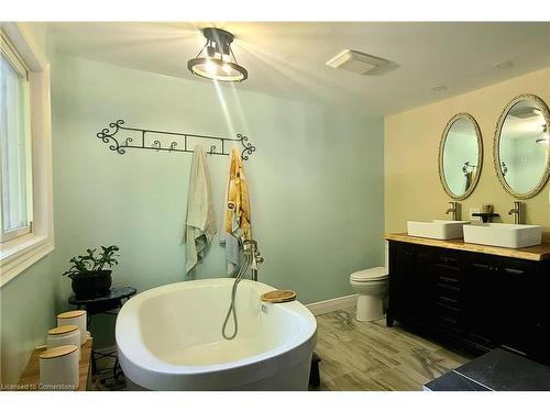 940 Hutchinson Rd Road, Lowbanks, ON - Indoor Photo Showing Bathroom