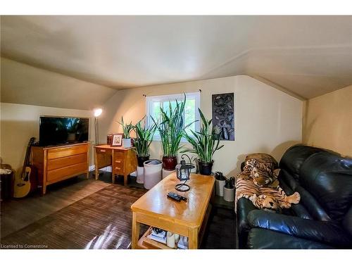 940 Hutchinson Rd Road, Lowbanks, ON - Indoor Photo Showing Living Room