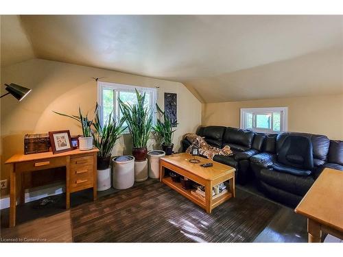 940 Hutchinson Rd Road, Lowbanks, ON - Indoor Photo Showing Living Room