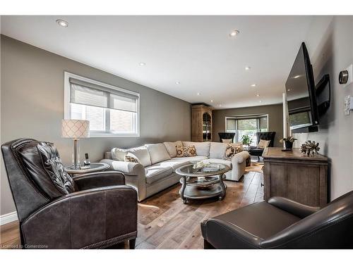 487 Eaglewood Drive, Hamilton, ON - Indoor Photo Showing Living Room