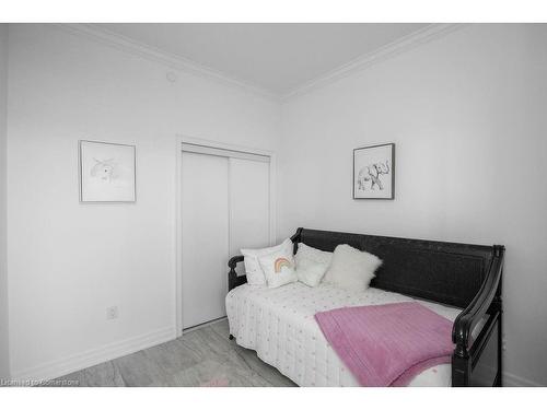 608-101 Shoreview Place, Stoney Creek, ON - Indoor Photo Showing Bedroom