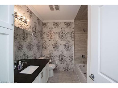 608-101 Shoreview Place, Stoney Creek, ON - Indoor Photo Showing Bathroom