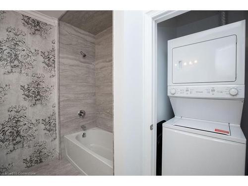 608-101 Shoreview Place, Stoney Creek, ON - Indoor Photo Showing Laundry Room