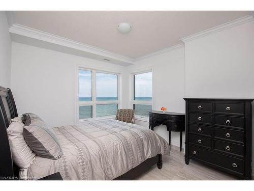 608-101 Shoreview Place, Stoney Creek, ON - Indoor Photo Showing Bedroom