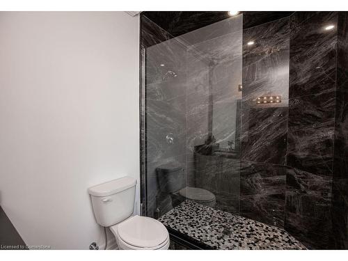 608-101 Shoreview Place, Stoney Creek, ON - Indoor Photo Showing Bathroom