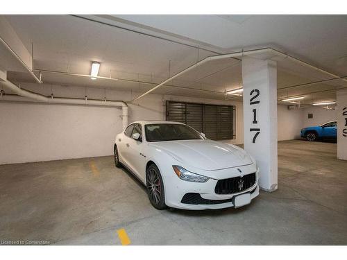 608-101 Shoreview Place, Stoney Creek, ON - Indoor Photo Showing Garage