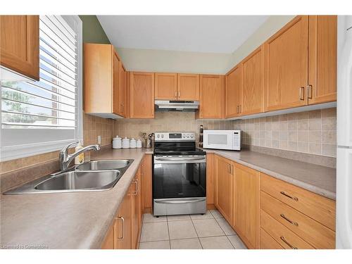 28 Titan Drive, Stoney Creek, ON - Indoor Photo Showing Kitchen With Double Sink