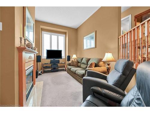 28 Titan Drive, Stoney Creek, ON - Indoor Photo Showing Living Room