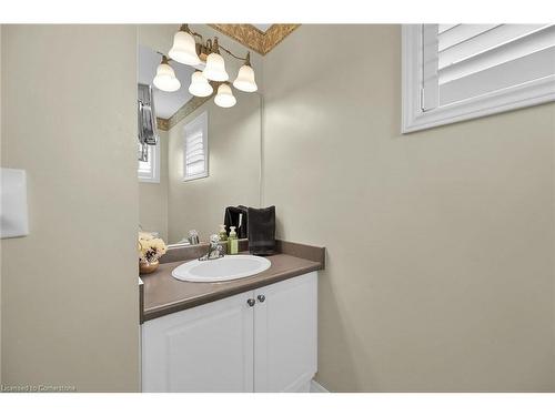 28 Titan Drive, Stoney Creek, ON - Indoor Photo Showing Bathroom