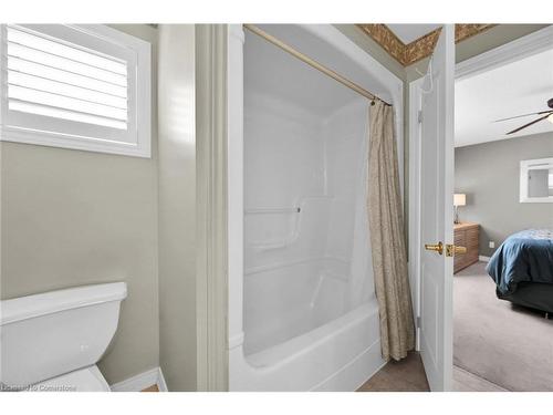 28 Titan Drive, Stoney Creek, ON - Indoor Photo Showing Bathroom